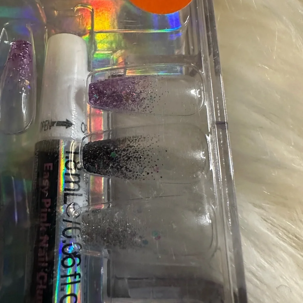 🩷5/$10 Pretty Woman Faux Nails Set - Picture 3 of 5